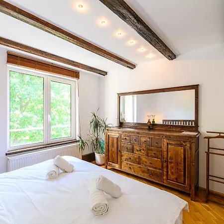 Penthouse Pensiunea Casa Bono Braşov Esterno foto