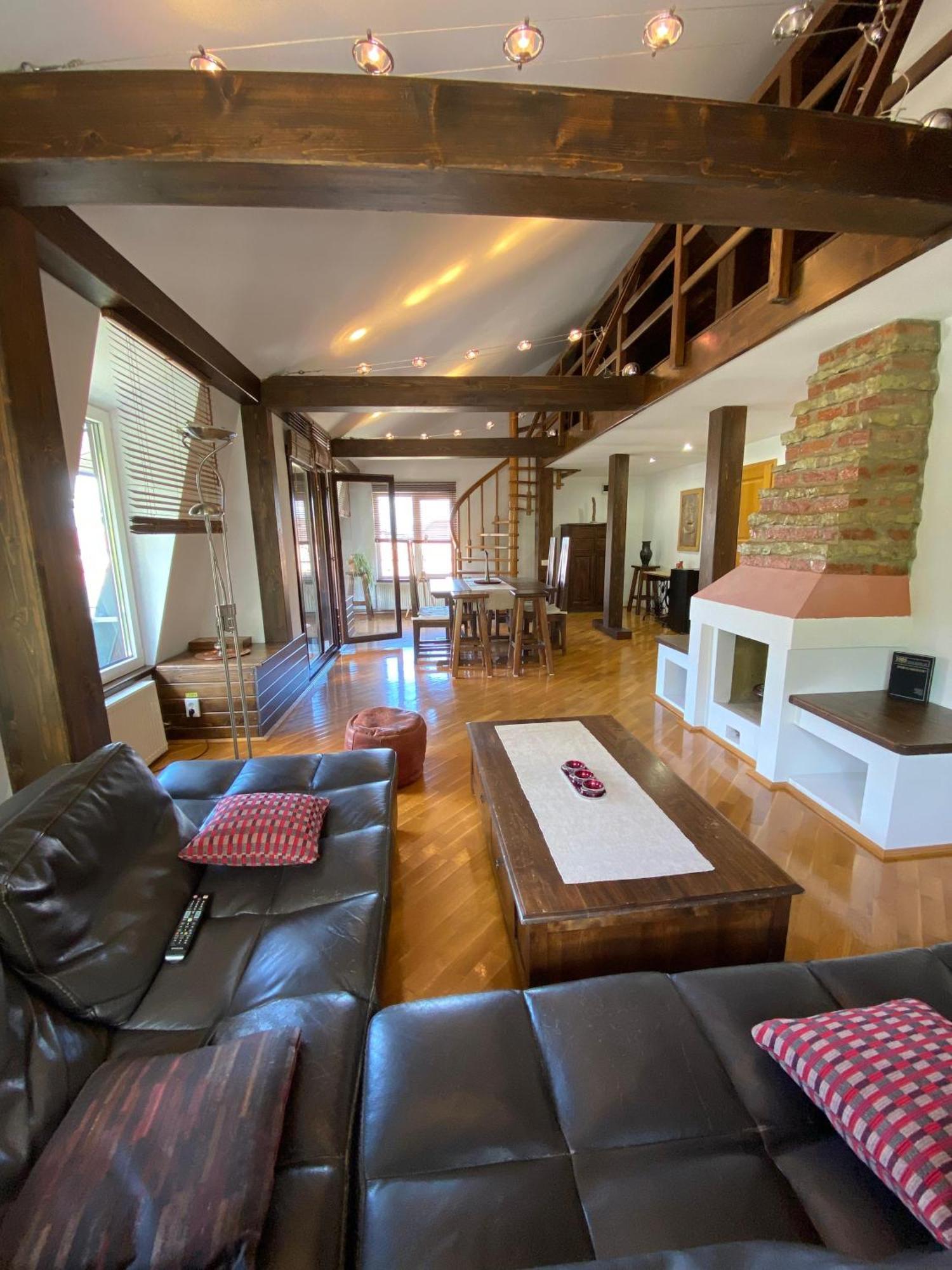 דירה Penthouse Pensiunea Casa Bono