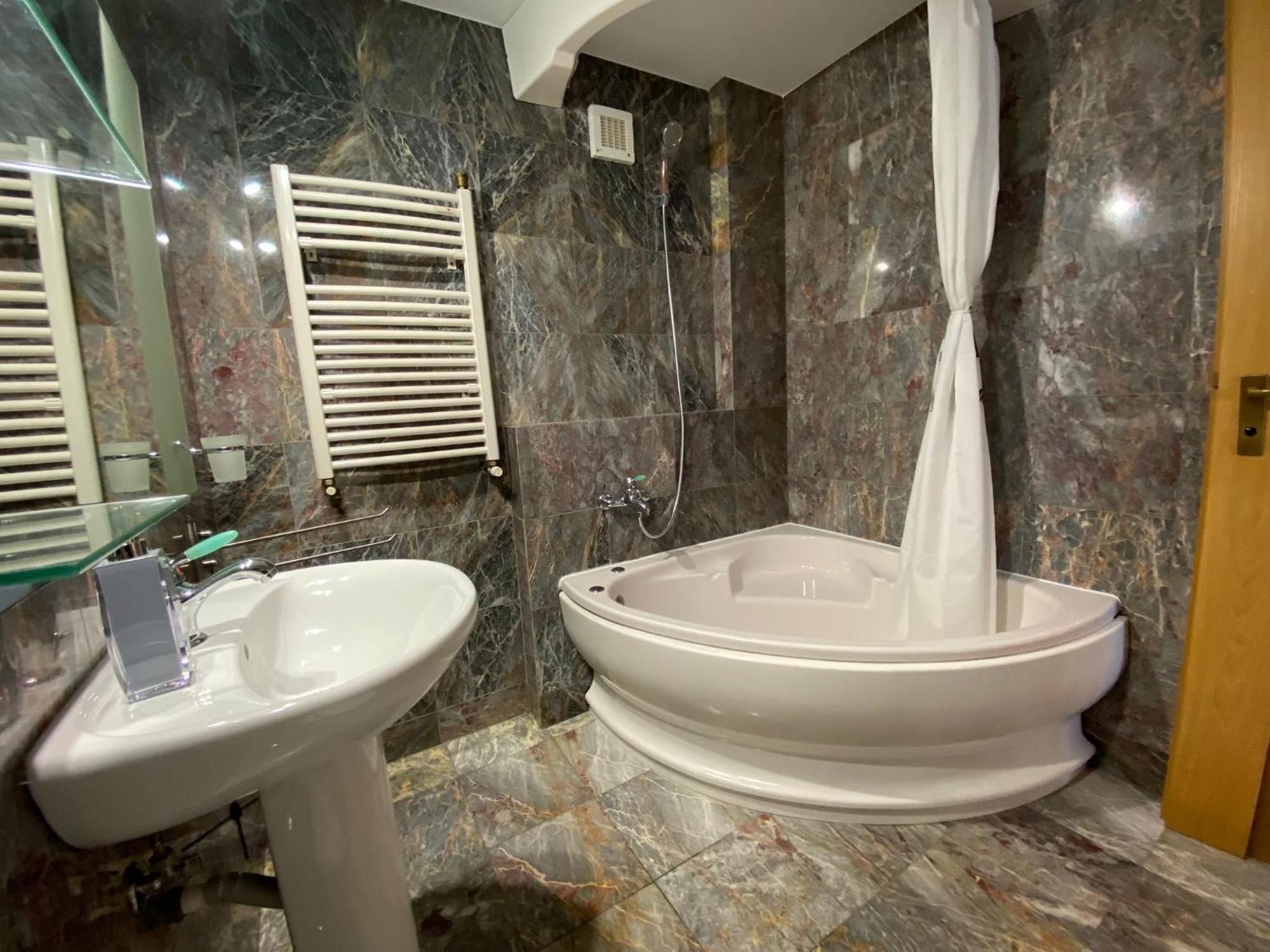Penthouse Pensiunea Casa Bono דירה בראשוב