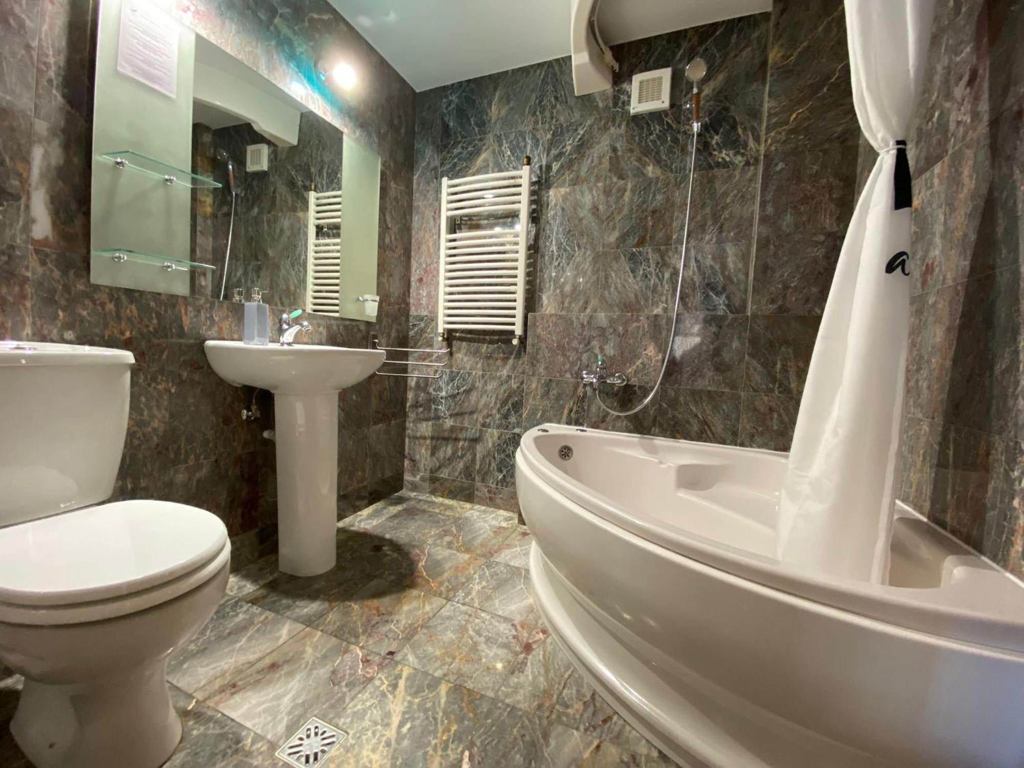 Penthouse Pensiunea Casa Bono דירה *