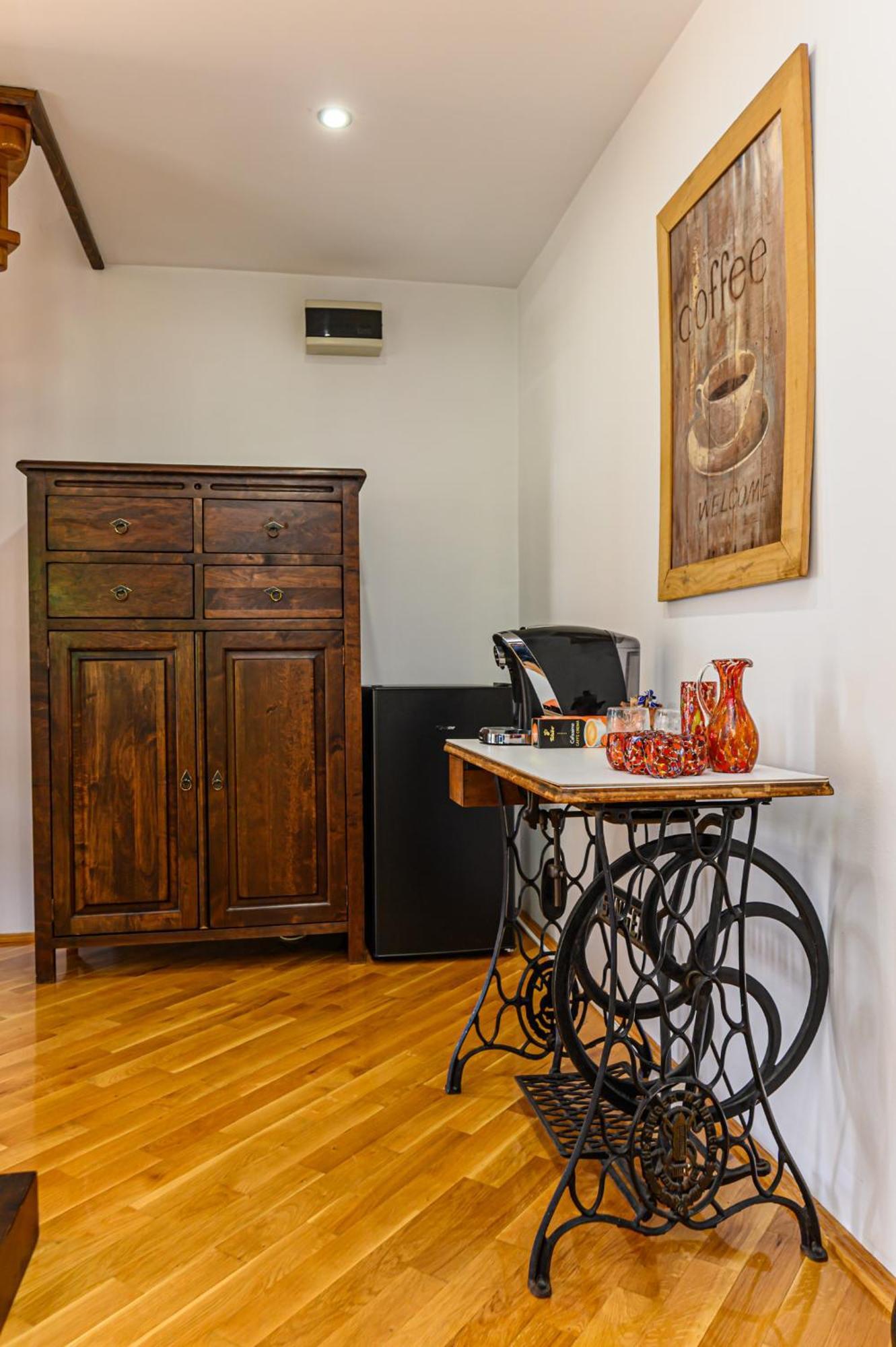Penthouse Pensiunea Casa Bono דירה