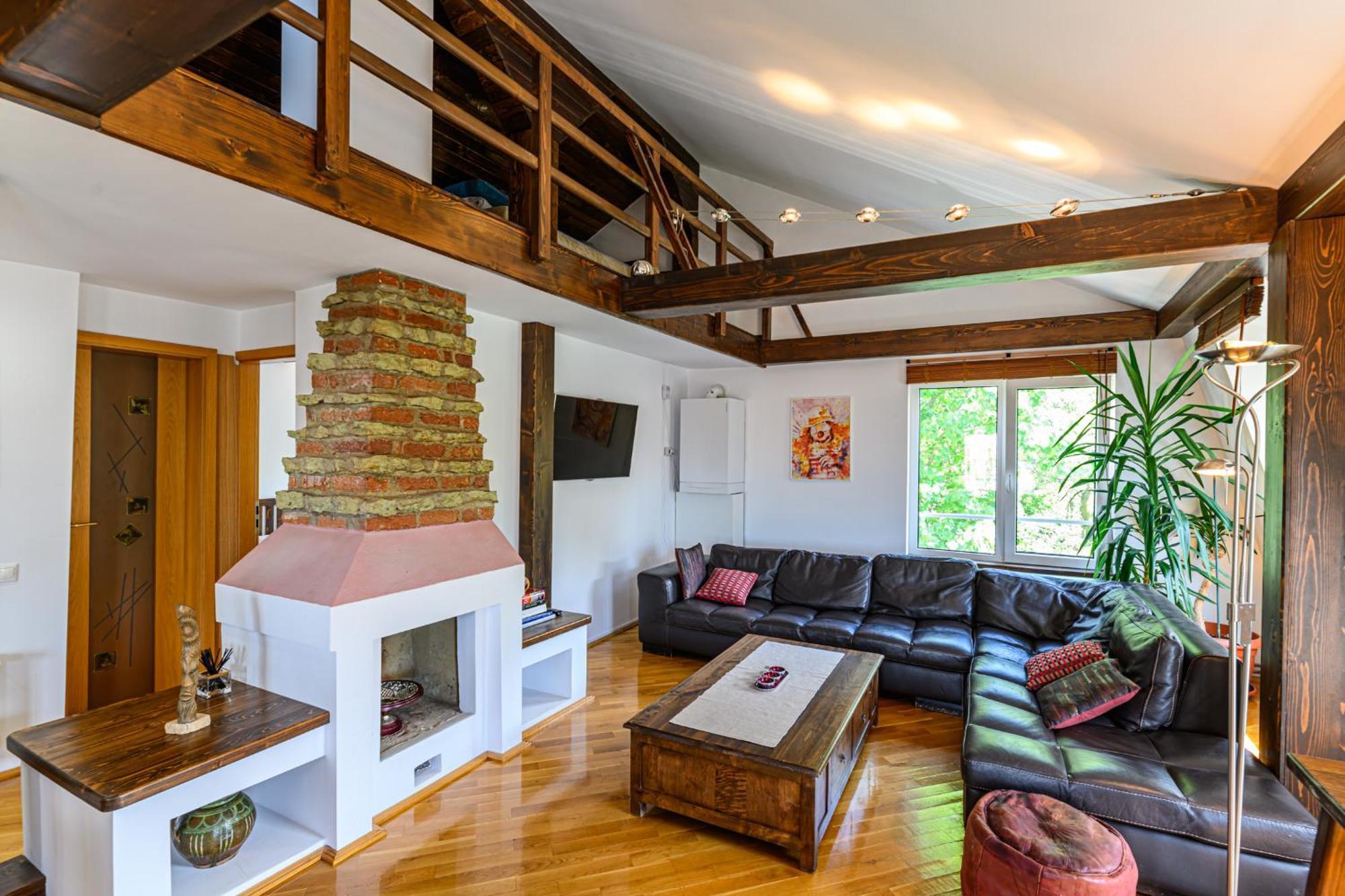 דירה Penthouse Pensiunea Casa Bono בראשוב