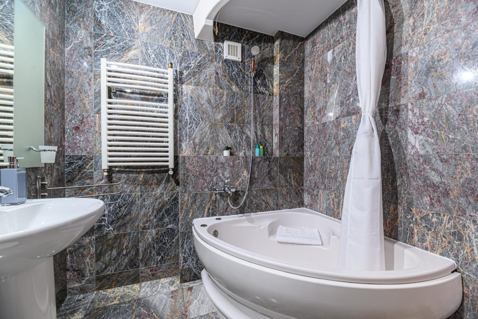 Penthouse Pensiunea Casa Bono * Braşov